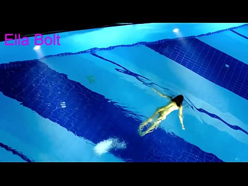 ❤️ म हेर्न रोक्न सक्दिन, जवान गोरा ELLA BOLT रिसोर्ट पूलमा नग्न पौडी खेल्दै समातियो ❤️ गुदा भिडियो ne.hentai-ita.ru मा ❌️❤